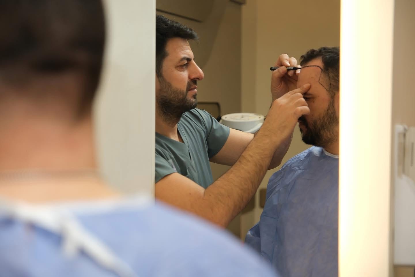 ClinMedica vs Altre cliniche di trapianto di capelli in Turchia